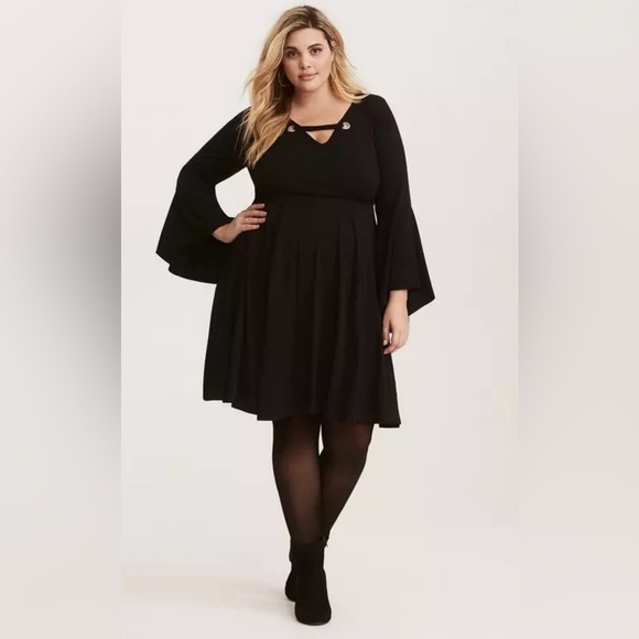 torrid Dresses & Skirts - Torrid Dress Black Challis Bell Sleeve Black Skater Size 00 Simple Sexy Silky